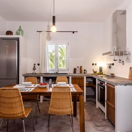 Pozolani House * Peran Triovasalos