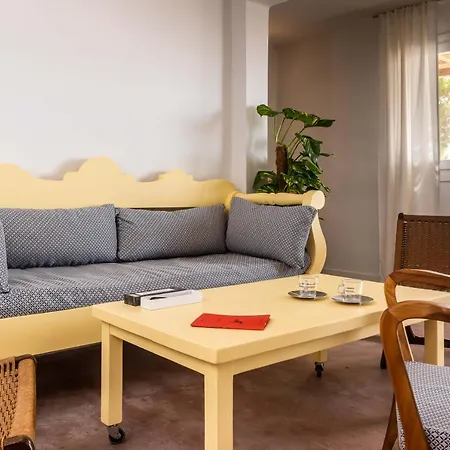 Pozolani House * Peran Triovasalos