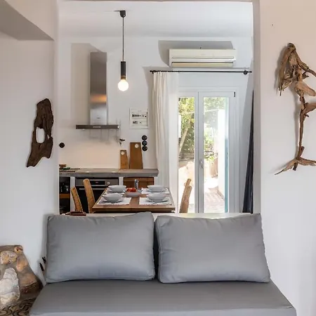 Pozolani House Peran Triovasalos