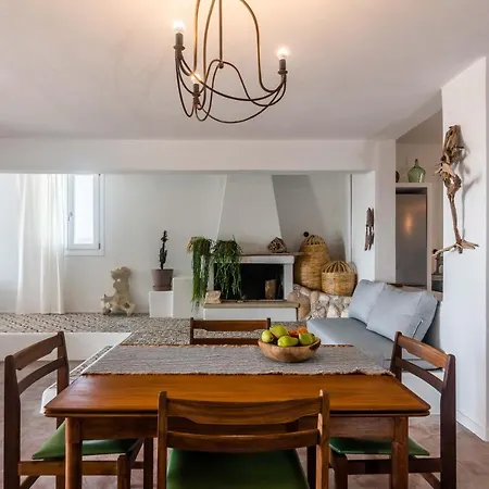 Pozolani House Peran Triovasalos