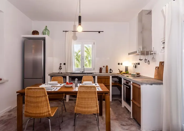 Pozolani House * Peran Triovasalos