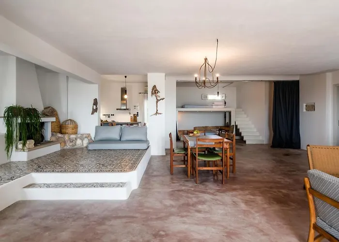 Pozolani House * Peran Triovasalos